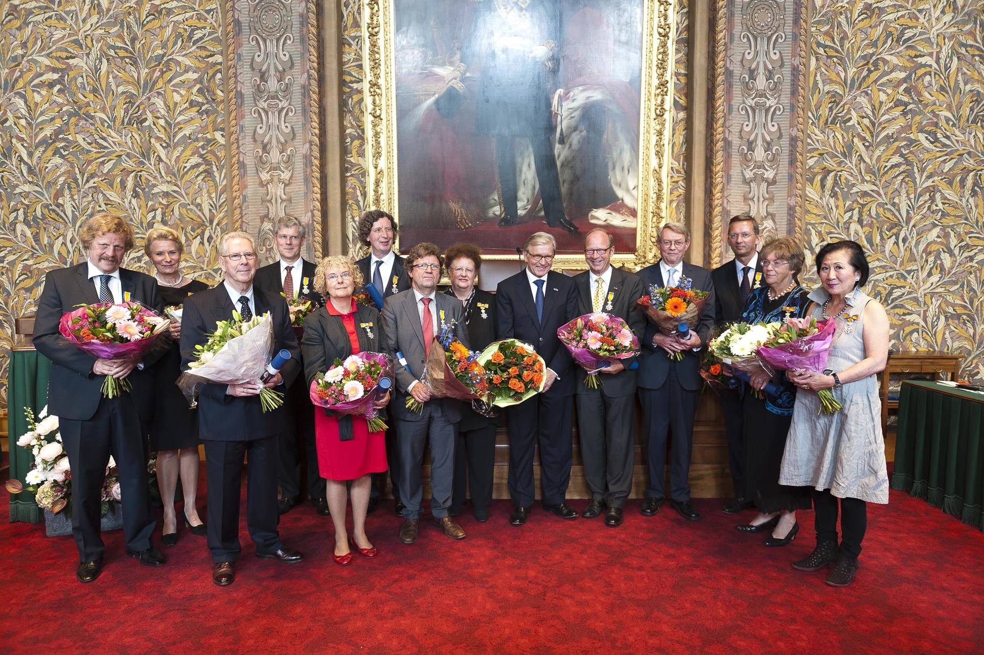 Dertien Leden van de Eerste Kamer hebben Koninklijke onderscheiding ontvangen.