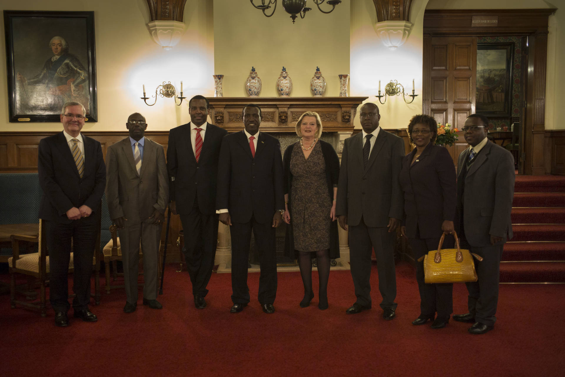 Delegatie uit Rwanda met Voorzitter en Griffier Eerste Kamer 