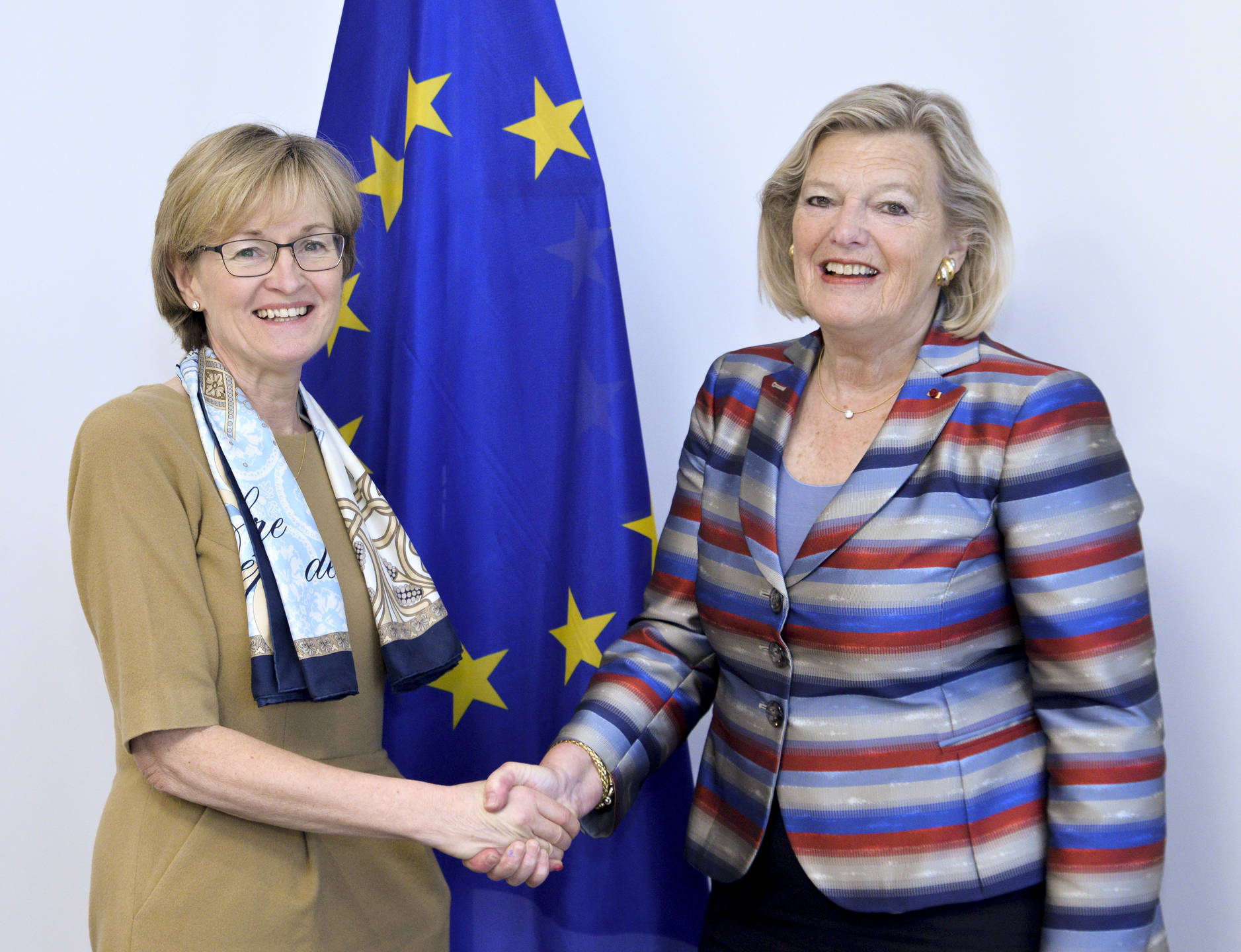 Eerste Kamervoorzitter Ankie Broekers-Knol met door Eerste Vicevoorzitter van het Europees Parlement Mairead McGuinness © European Union 2017
