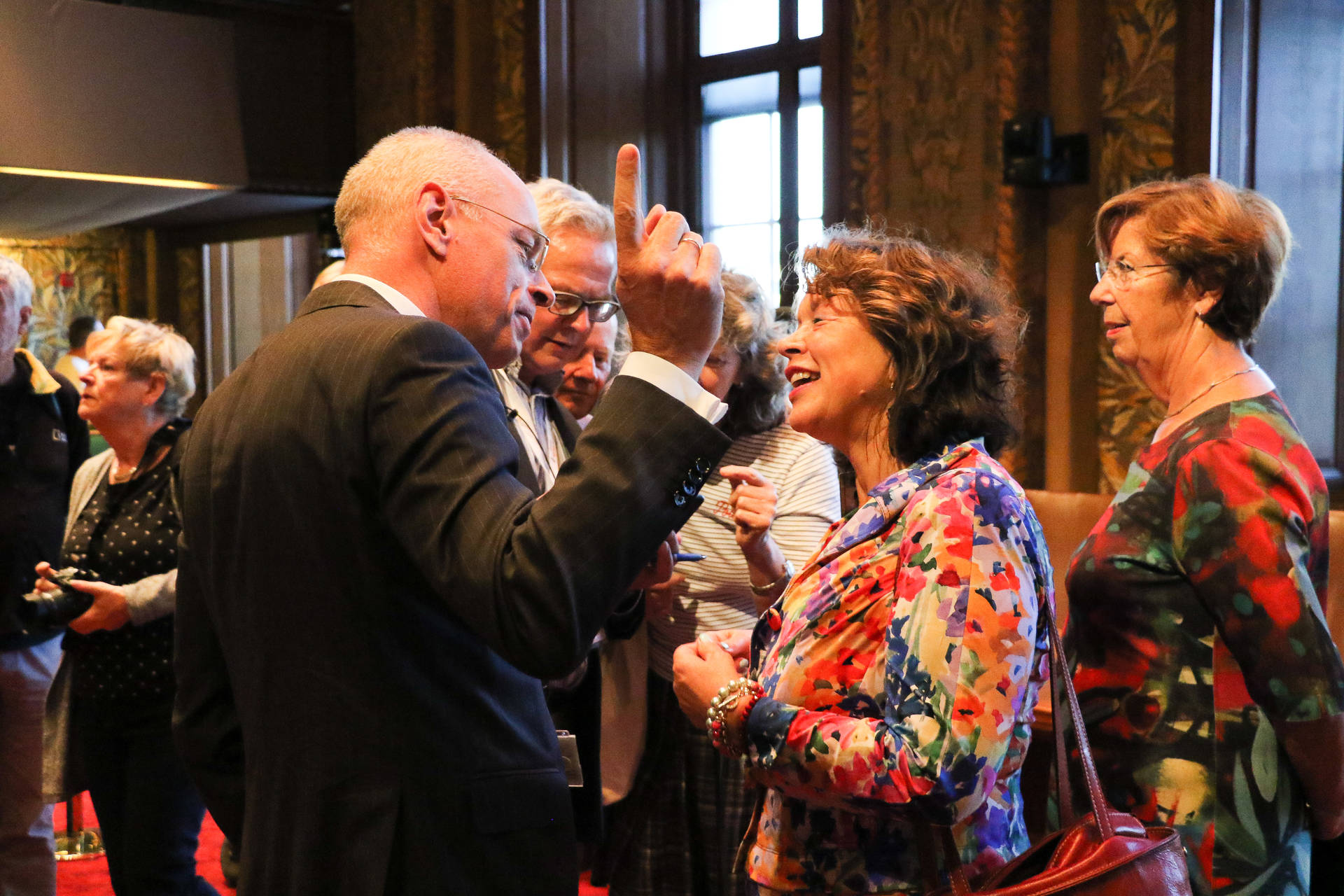 Voorzitter Jan Anthonie Bruijn (links) in gesprek met de senatoren Nooren en Jorritsma