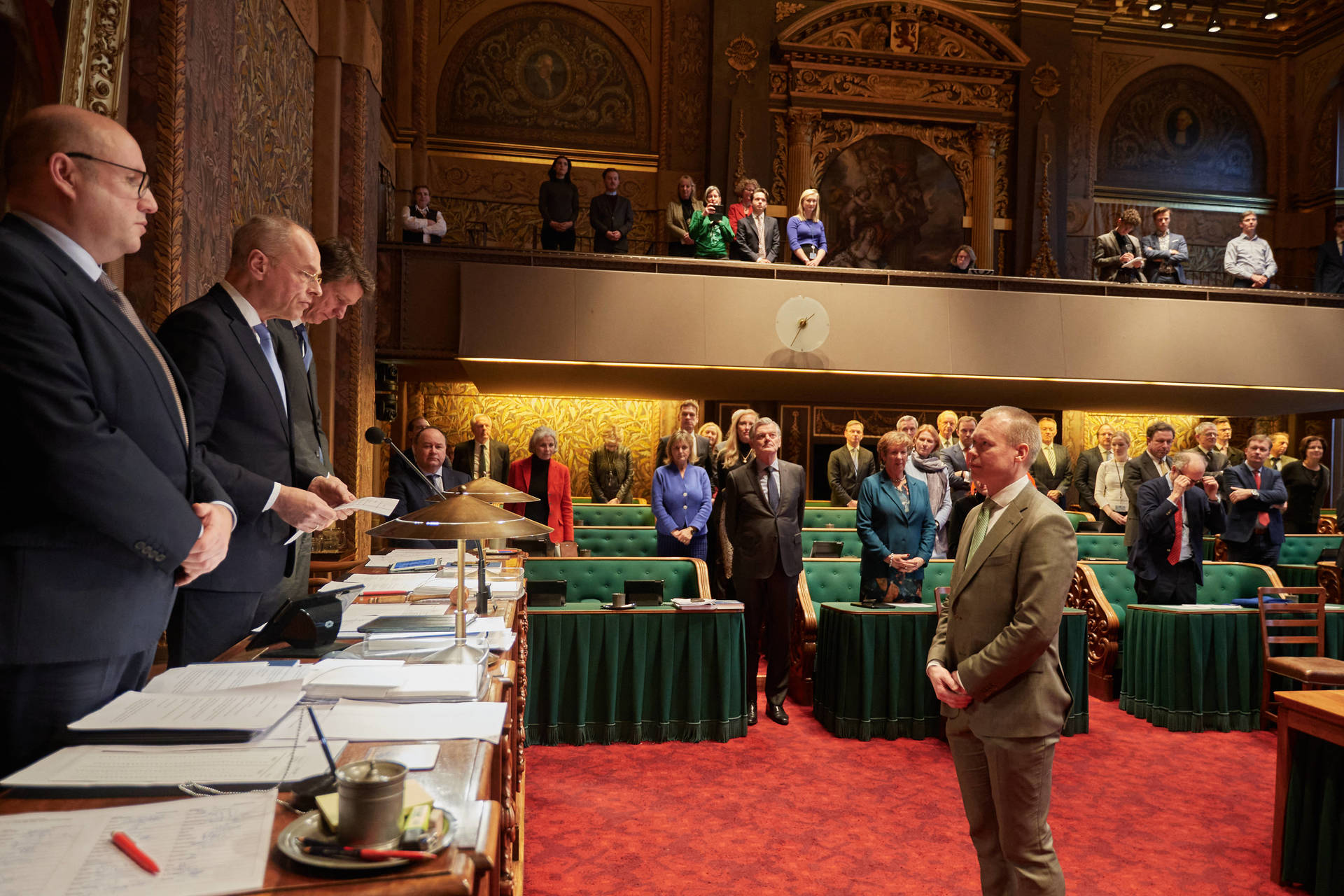 Van der Voort (D66) beëdigd als lid van de Eerste Kamer