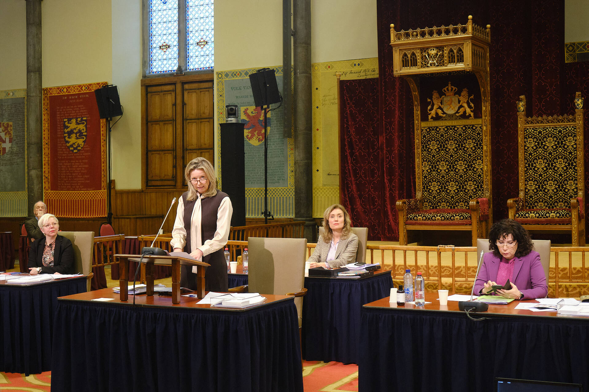 Minister Ollongren (BZK) nam deel aan het debat als adviseur van de Kamer