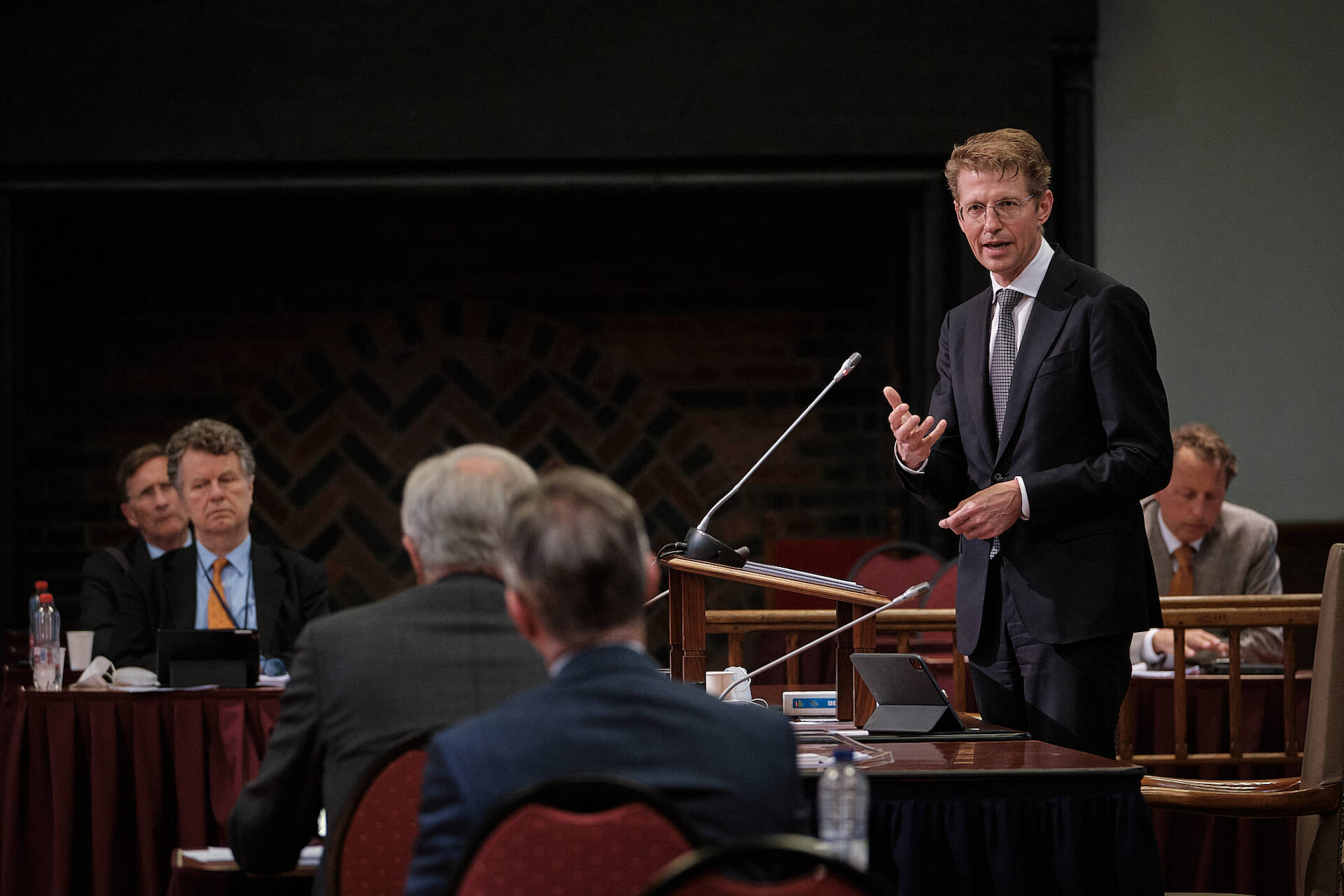 Minister Dekker tijdens het debat op 15 juni 2021