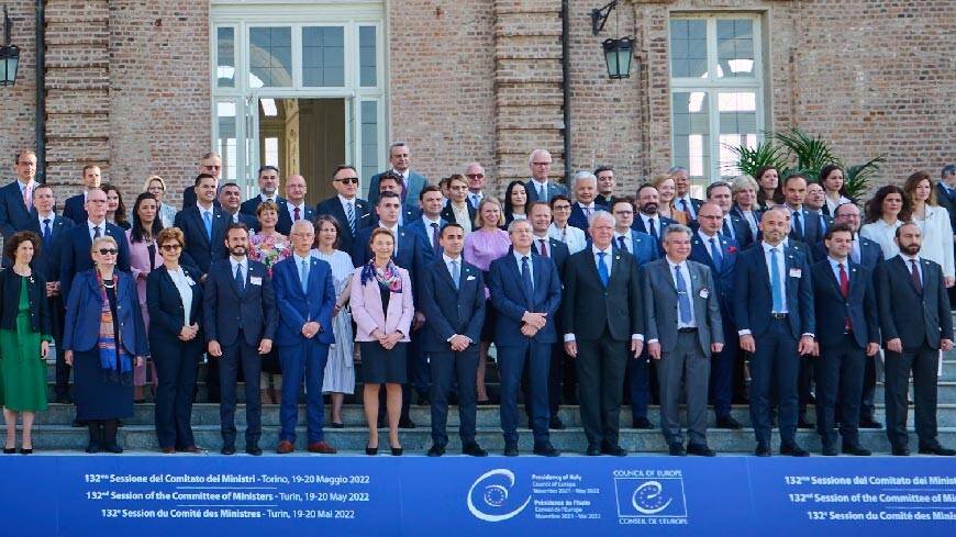 Groepsfoto van de ministers van Buitenlandse Zaken van de 46 lidstaten van de Raad van Europa