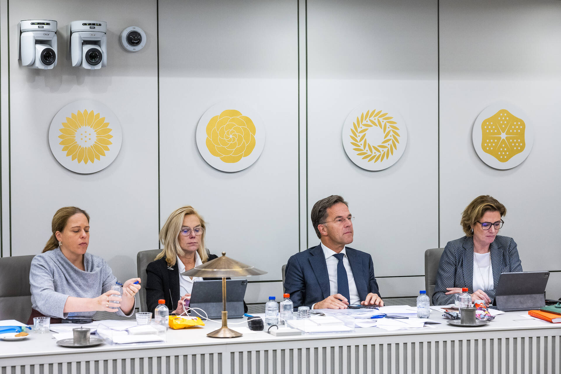 Van links naar rechts: minister Schouten, minister Kaag, premier Rutte en minister Van Gennip