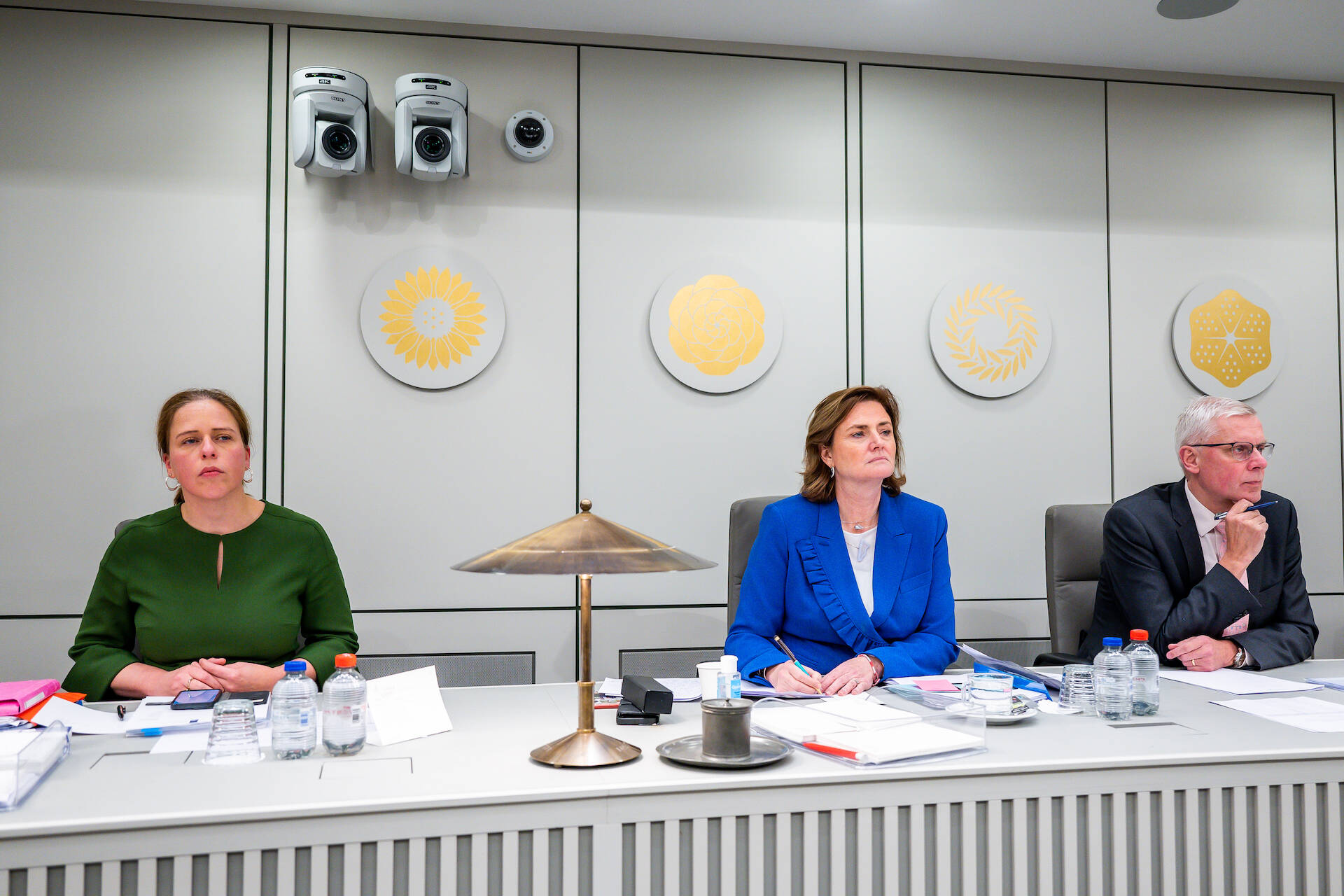 Vlnr: minister Schouten, minister Van Gennip en staatssecretaris Van Rij op 12 december 2022
