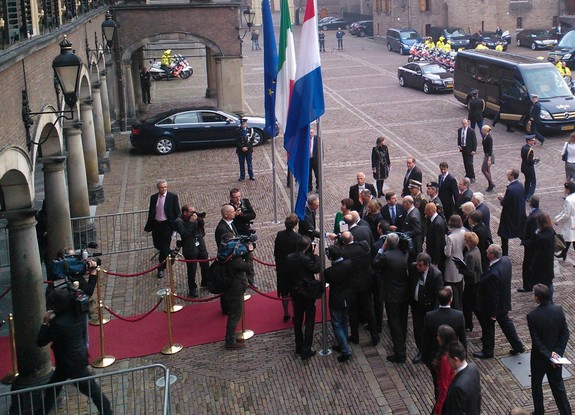 Aankomst van de Italiaanse President Napolitano bij de Eerste Kamer