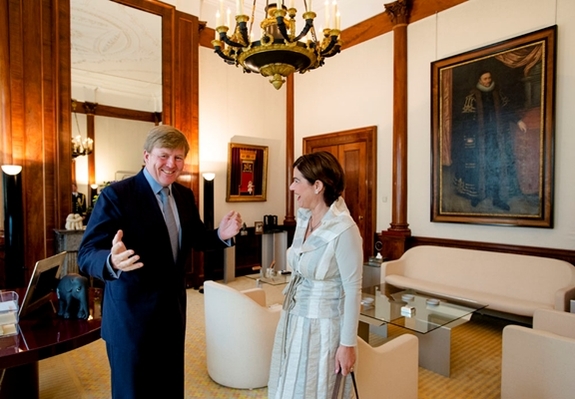 Koning Willem-Alexander ontvangt Voorzitter Tweede Kamer Anouchka van Miltenburg 