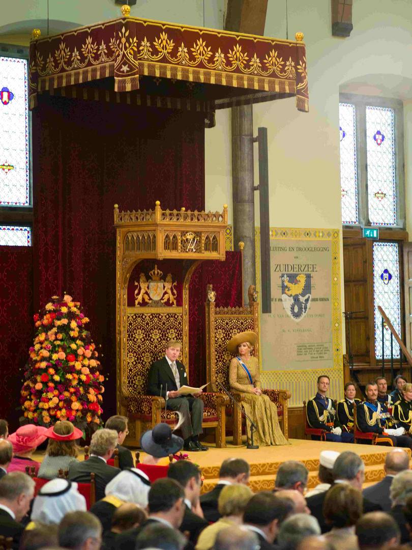 Koning Willem Alexander op troon Prinsjesdag 2013