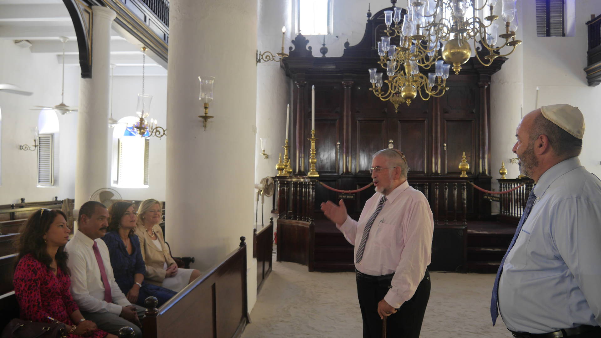 Bezoek aan de synagoge in Willemstad