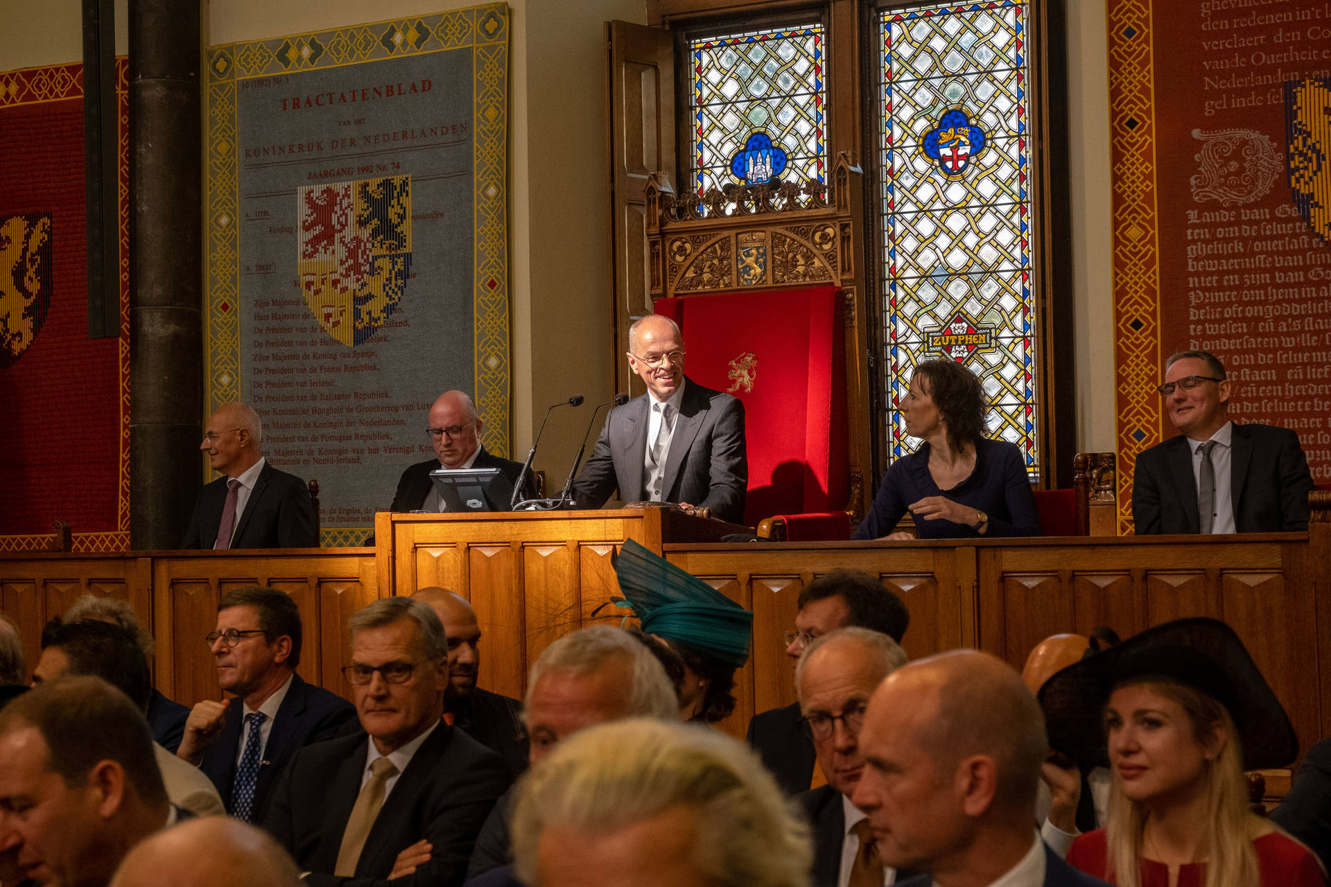 Voorzitter Jan Anthonie Bruijn (midden)