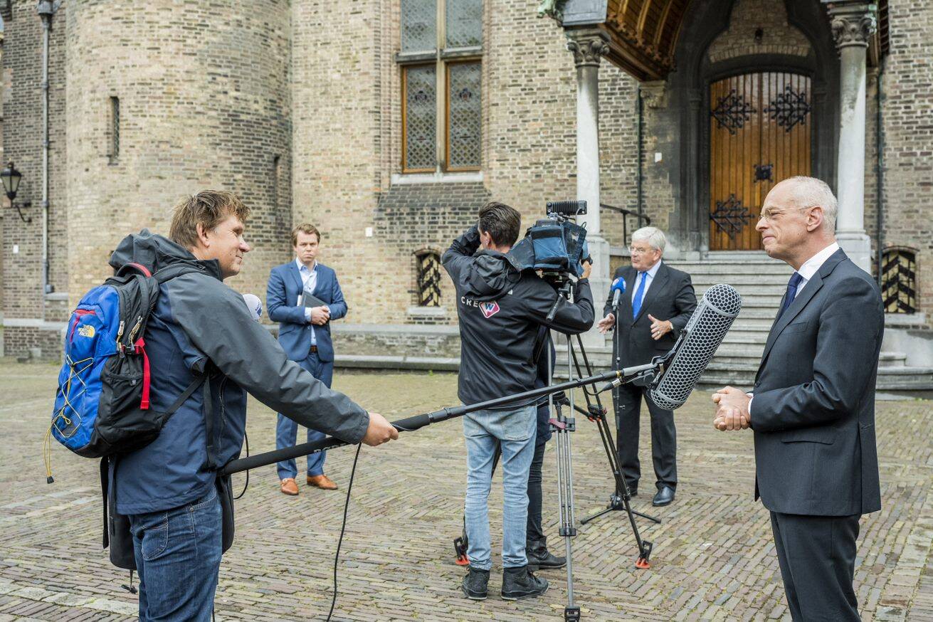 Jan Anthonie Bruijn (Voorzitter van de Verenigde Vergadering), Jan van Zanen (Burgemeester van Den Haag) en Hans Leijtens (Gouverneur van de Residentie) maakten dinsdag 14 juli bekend dat ook de buitenactiviteiten op Prinsjesdag 2020 worden aangepast.