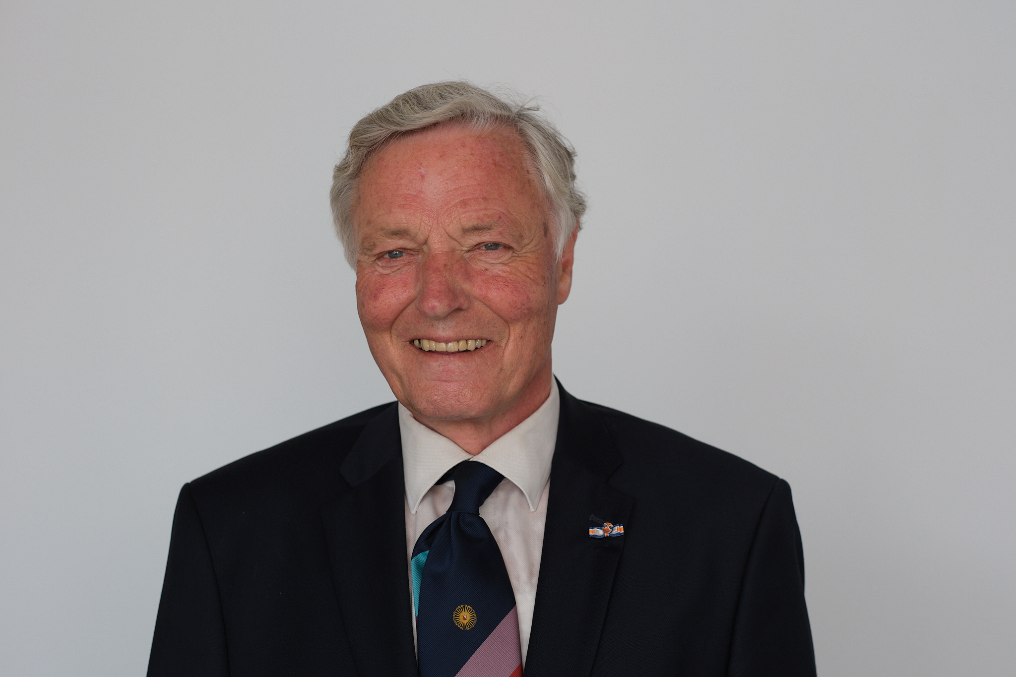 foto van em. prof. dr. F. van Knapen