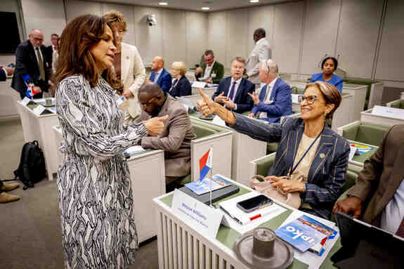 Delegatieleden van het IPKO 2025 in de Eerste Kamer