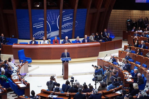 Franse president Macron spreekt tijdens de plenaire vergadering van de Parlementaire Assemblee van de Raad van Europa